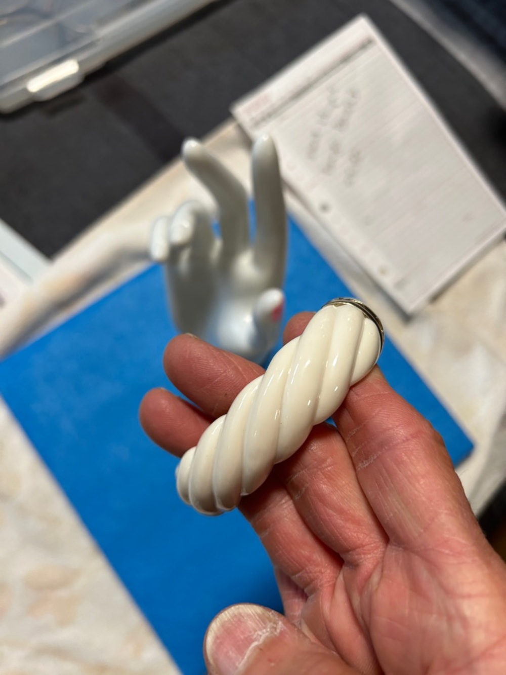 Ivory colored twisted bracelets - Picture 8 of 14